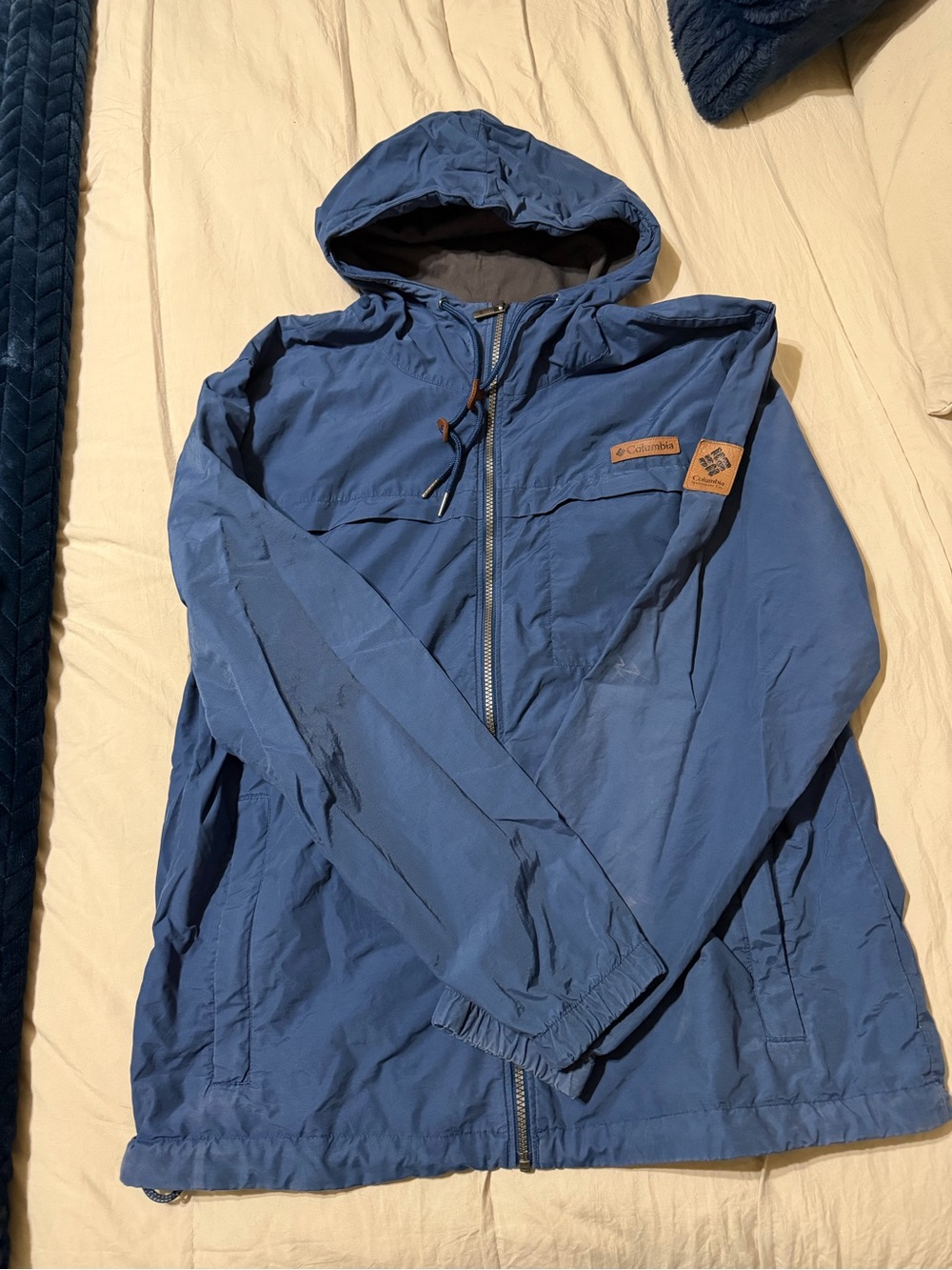 Columbia Men’s Navy Hooded Lightweight Jacket